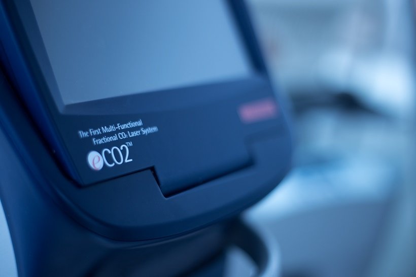 Laserowe usuwanie blizn potrądzikowych
